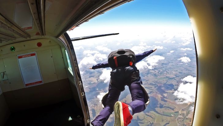 https://www.salarnews.in/public/uploads/images/newsimages/maannewsimage28062026_220045_Skydiving France.jpg